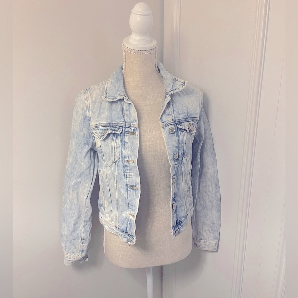 FOREVER21 Women’s Jean jacket size small